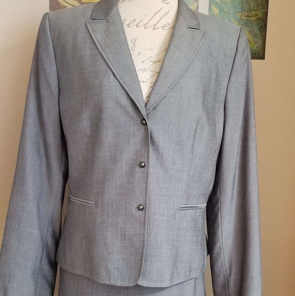 Suit 2 piece skirt